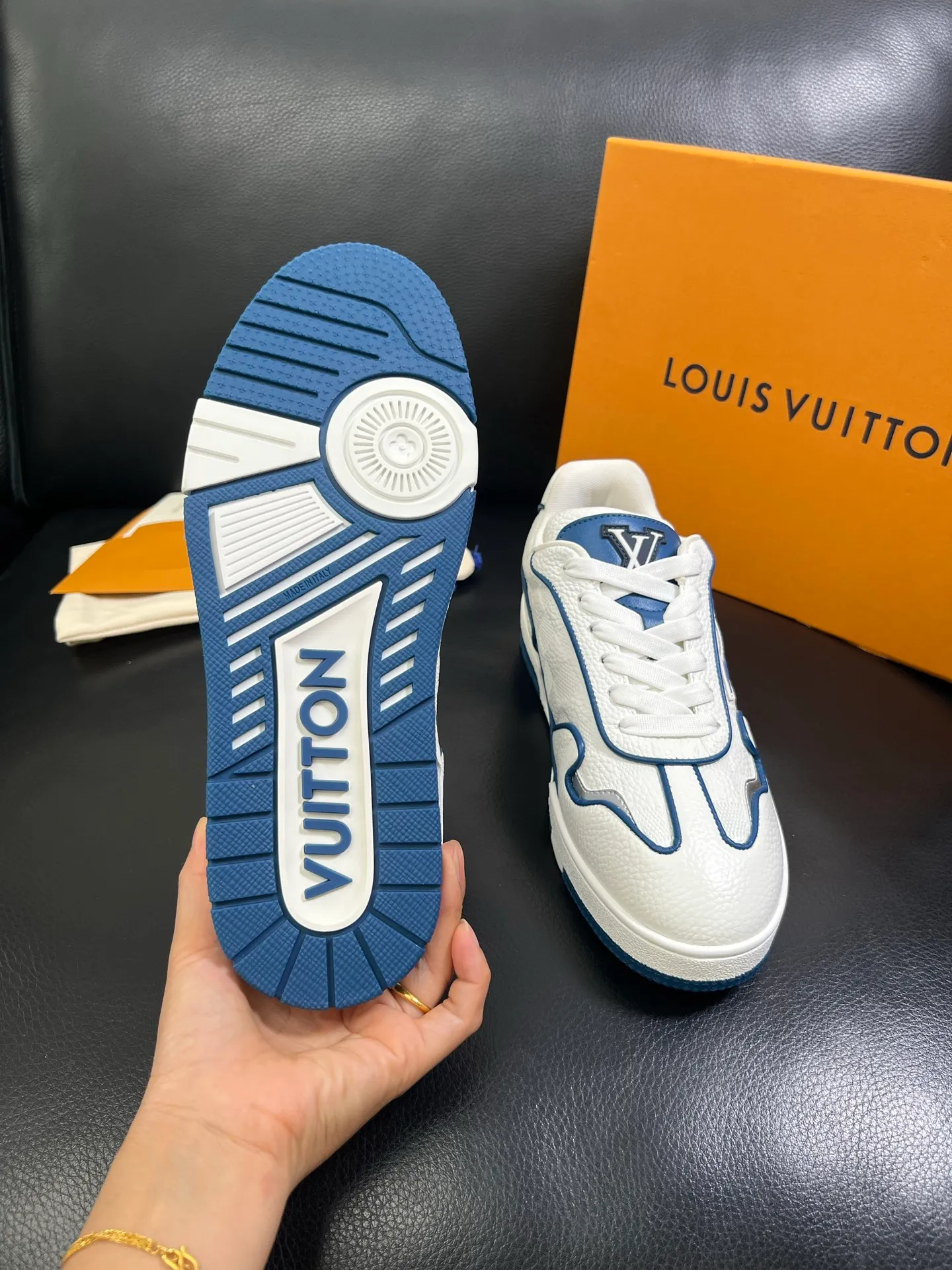 Men's shoes💰840 Lv 🔍Top purchasing agent🇮🇹 Louis Vuitton, the sports sneaker counter is synchronized, the uppers are imported from Italy, high-quality splicing colorful and complex crafts, the imported mesh padding is soft and comfortable, soles: original soles specially provided by the original factory, T men's men's shoes 💰U exclusive movable molded soles are super comfortable, original factory and single goods, 🔍🔍high quality, you can enter and leave the counter at will, welcome to compare, code number 39-44 (customized 38 45) 85878